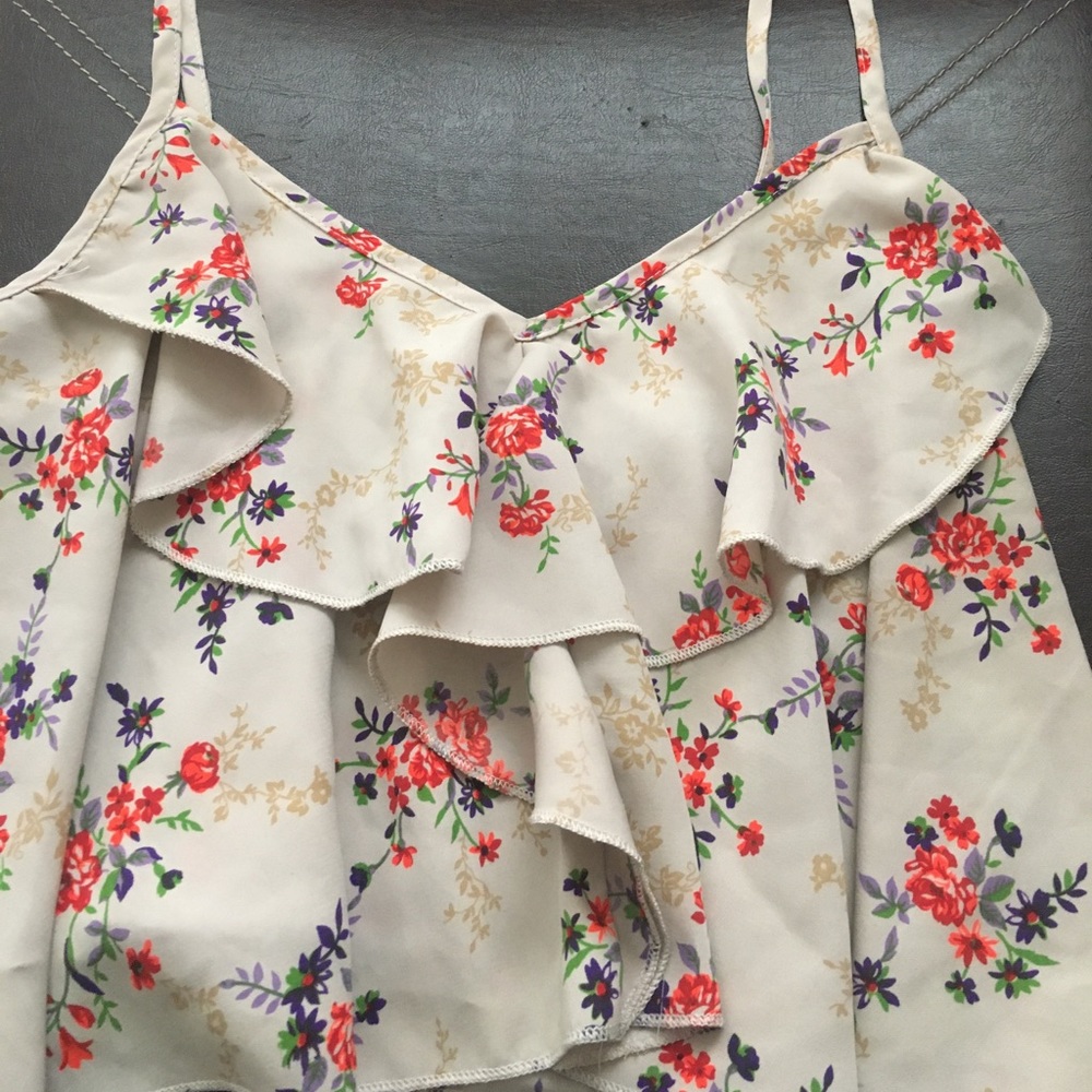 Spaghetti strap floral crop top